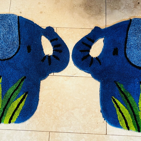 Monkey Kingdom Reversible Rug Elephant 30” wide x 25” tall - Picture 4 of 8